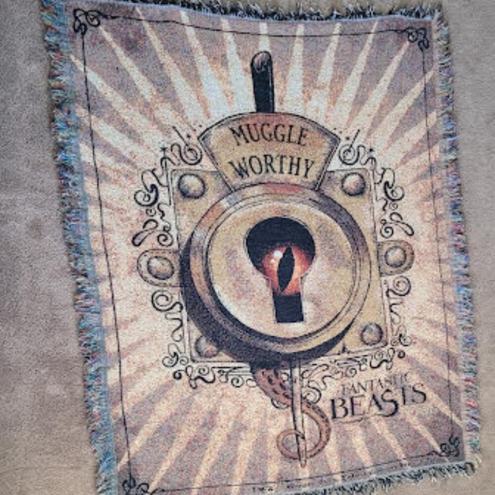 Harry Potter and the Fantastic Beasts rare woven tapestry throw blanket - Picture 1 of 7